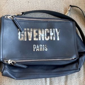 Givenchy
Pandora Logo Bubble Bag Leather with PVC Medium